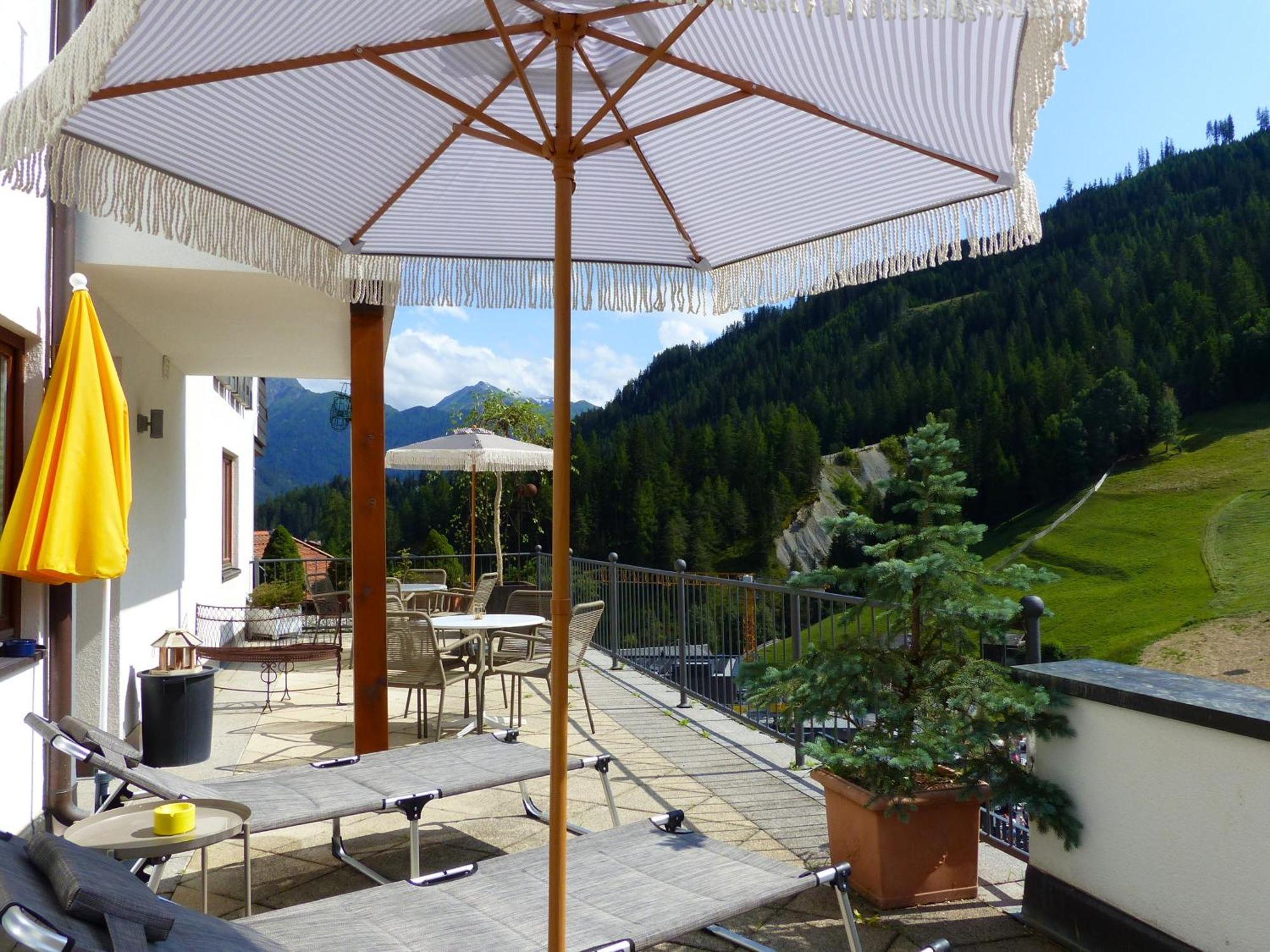 Hotel Garni Zerzer Serfaus Exteriör bild
