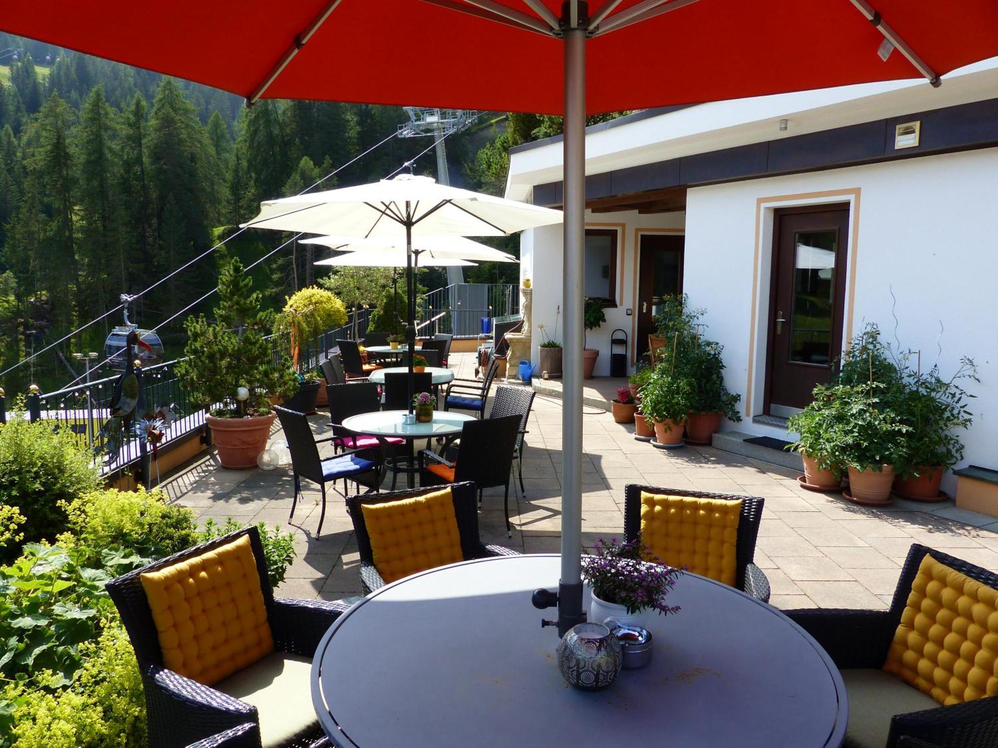 Hotel Garni Zerzer Serfaus Exteriör bild