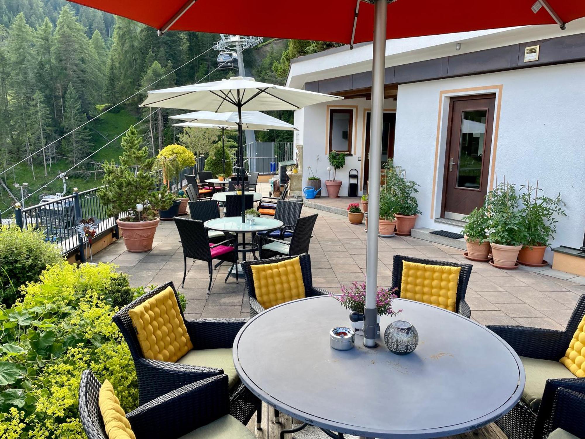 Hotel Garni Zerzer Serfaus Exteriör bild