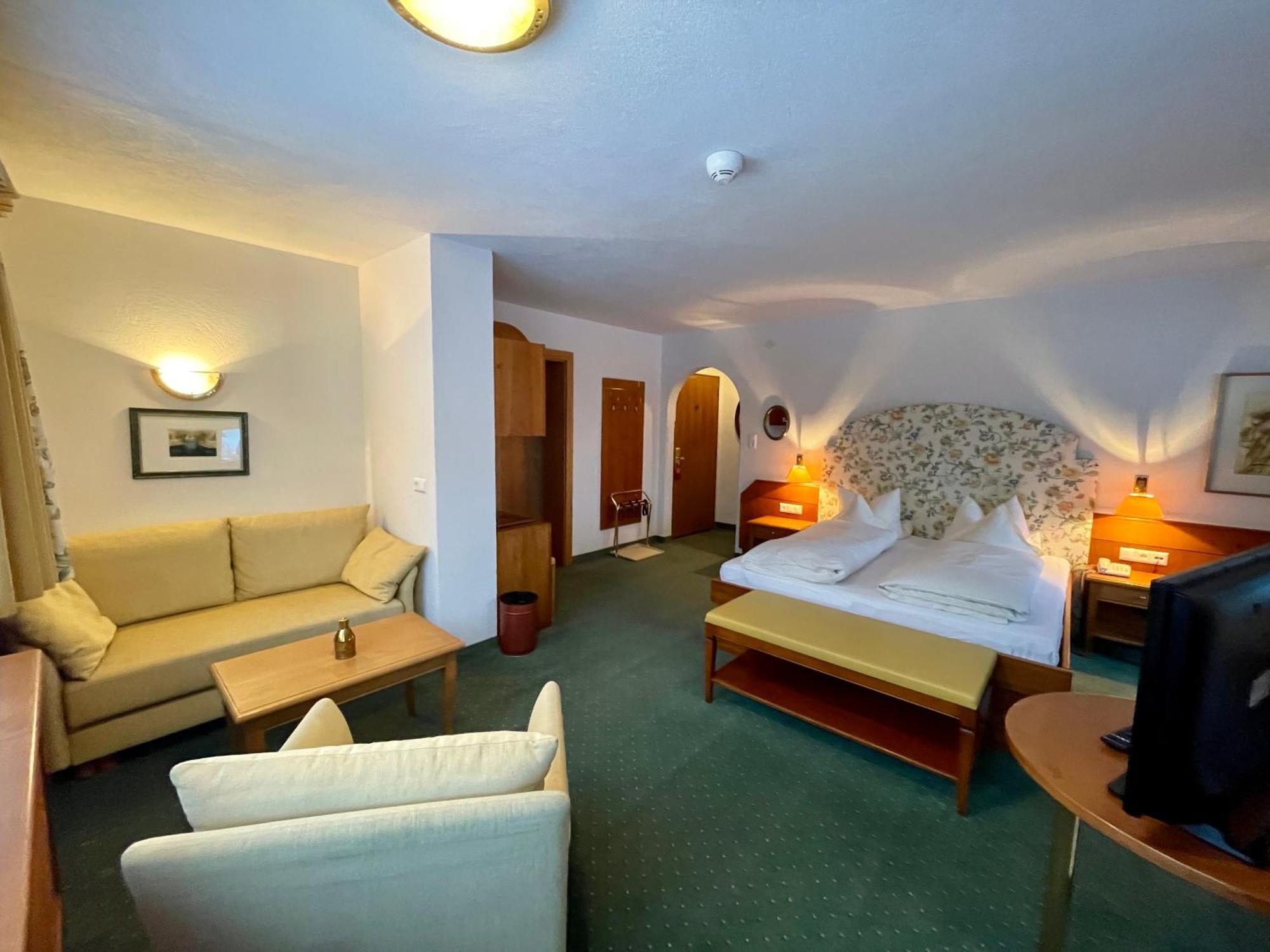 Hotel Garni Zerzer Serfaus Exteriör bild
